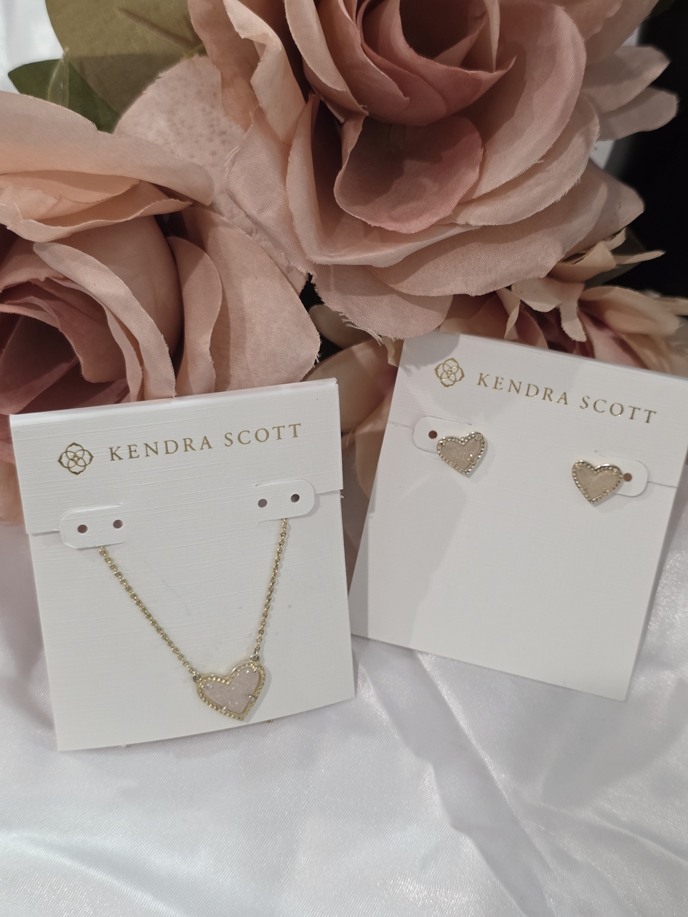 Kendra Scott Ari Heart Necklace and Stud Earrings in Iridescent Drusy